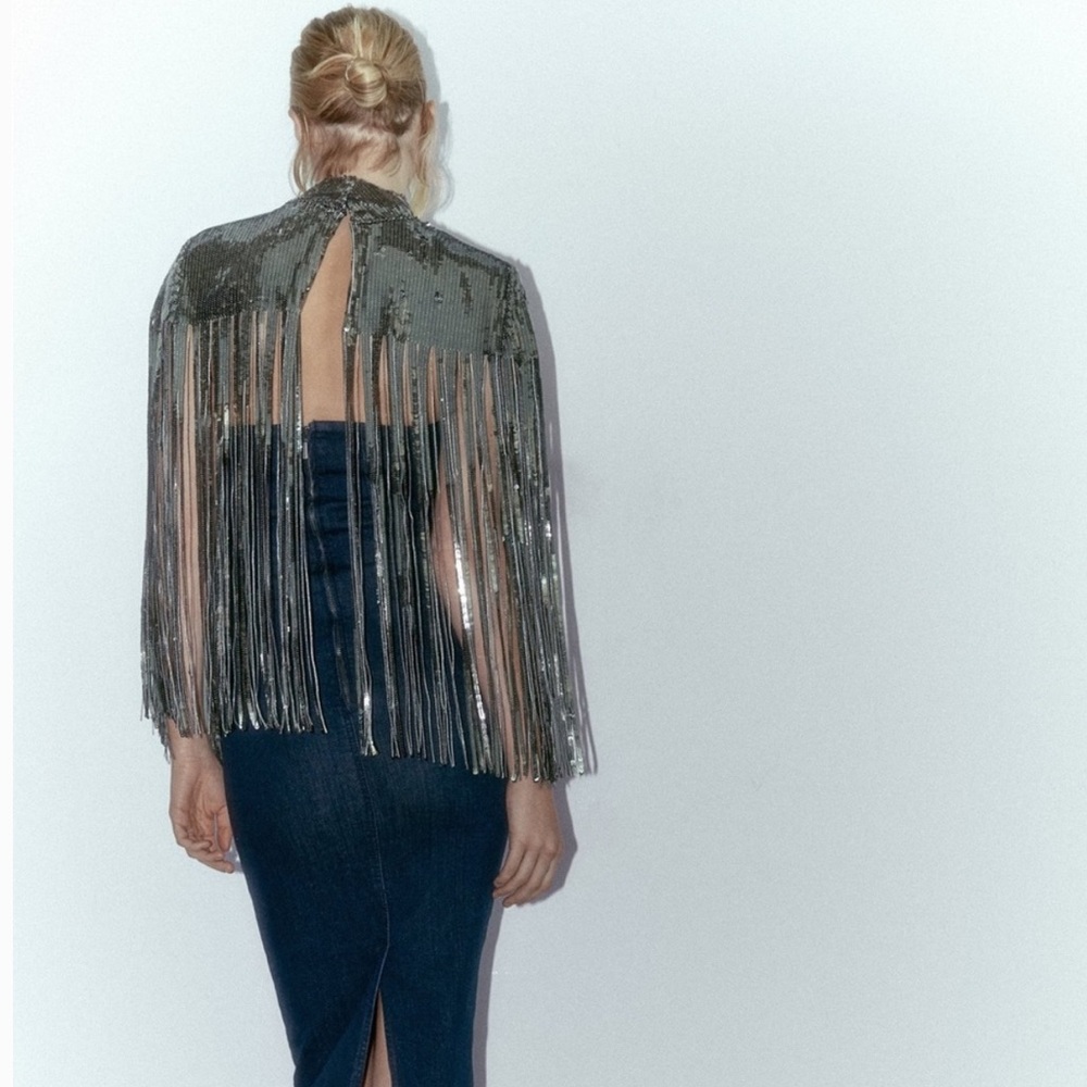 ZARA CHARCOAL GREY FRINGED SEQUIN CAPE SIZE S-M